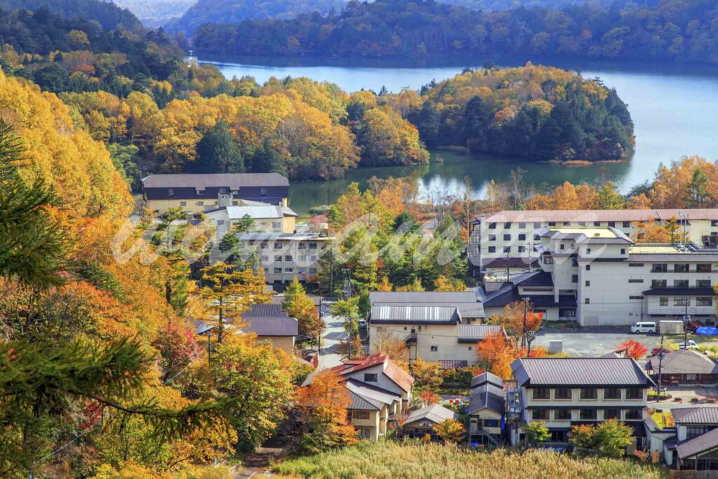 湯元温泉　紅葉　日光